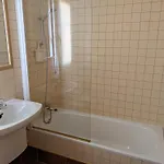 빌라 Luxury With Heated Pool In