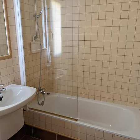 Βίλα Luxury With Heated Pool In